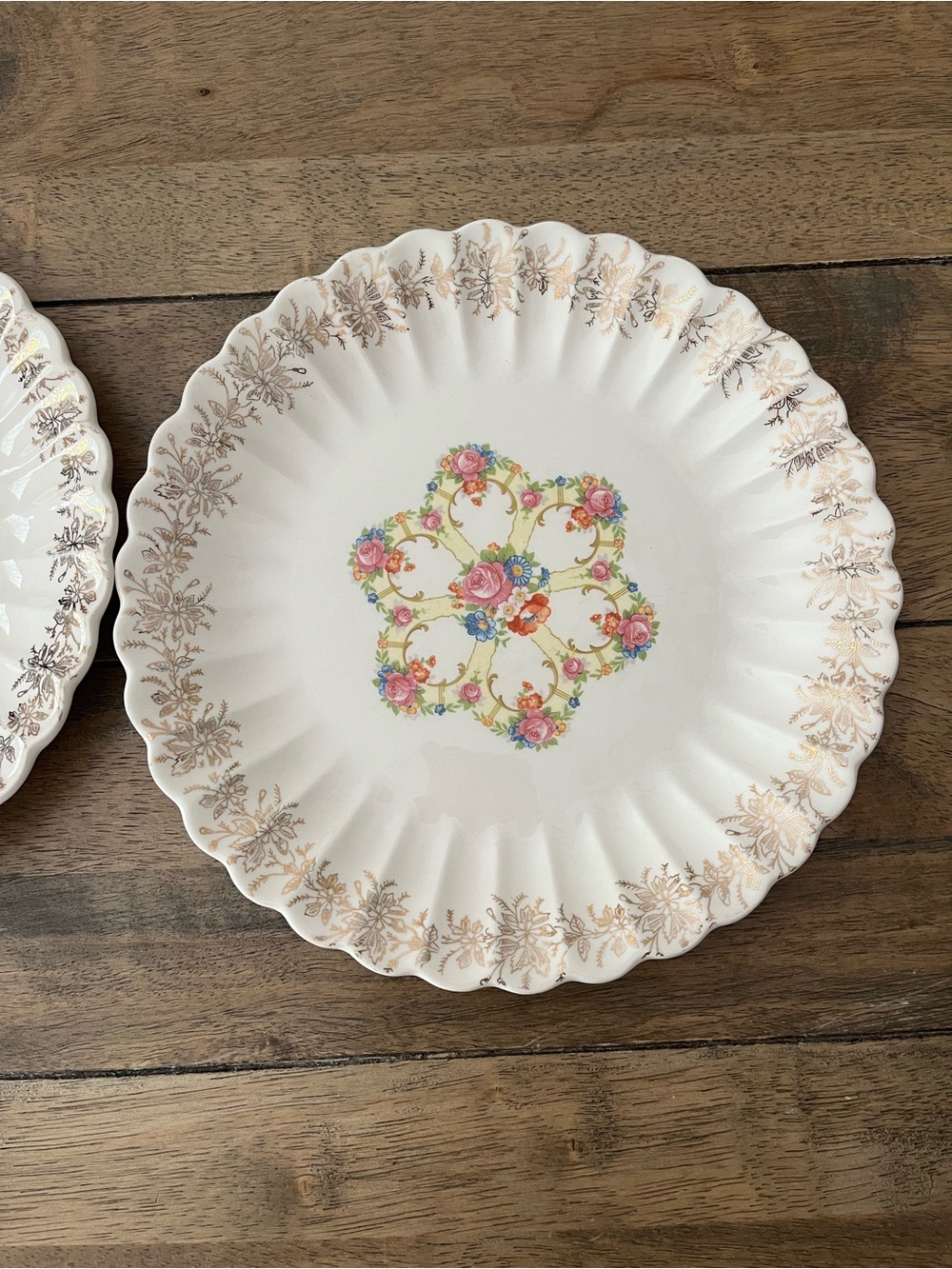 Franklinware Pink Floral Scalloped 22k Gold Trim Plates Set of 2 - Picture 3 of 6